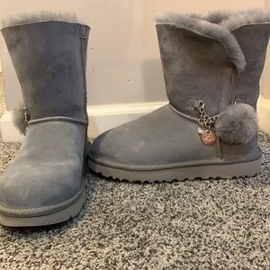 gray uggs NEVER WORN